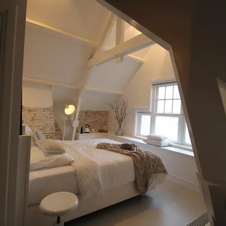 Het Spoorhuis Couette-café 4*