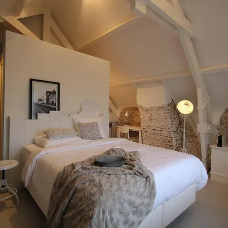 Het Spoorhuis Bed & Breakfast 4*