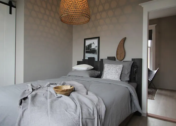 Het Spoorhuis Bed & Breakfast 4*