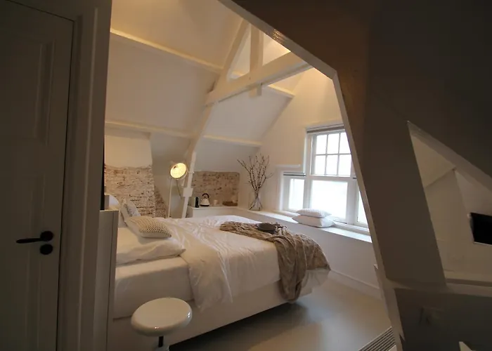 Het Spoorhuis Bed & Breakfast 4*