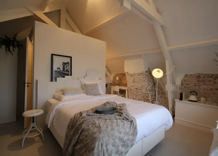 Het Spoorhuis Bed & Breakfast 4*